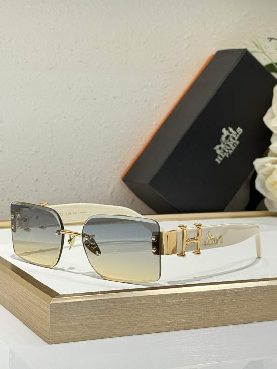 Picture of Hermes Sunglasses _SKUfw74525452fw